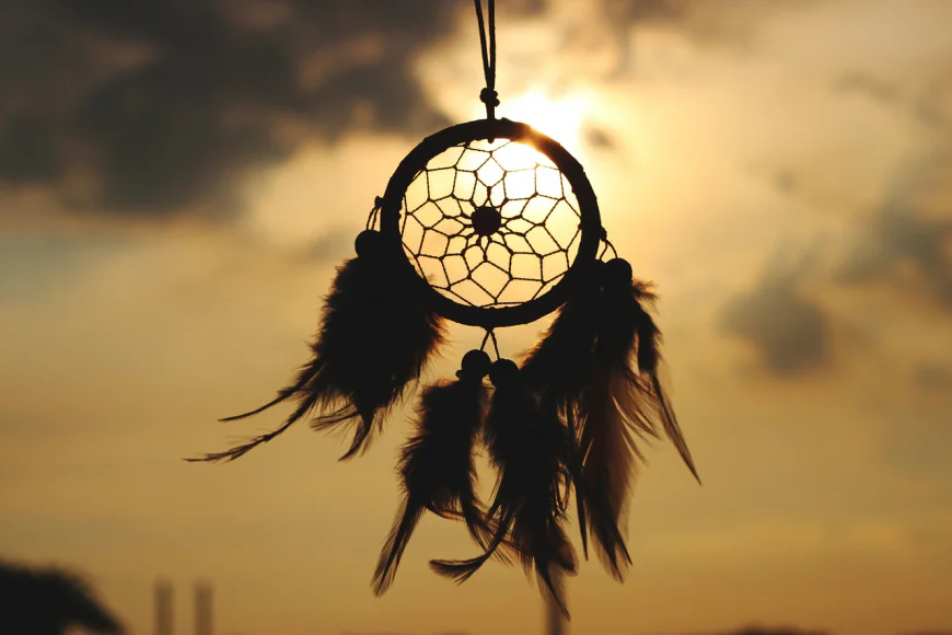 Famous historical dreams and the mystery of expert interpretations