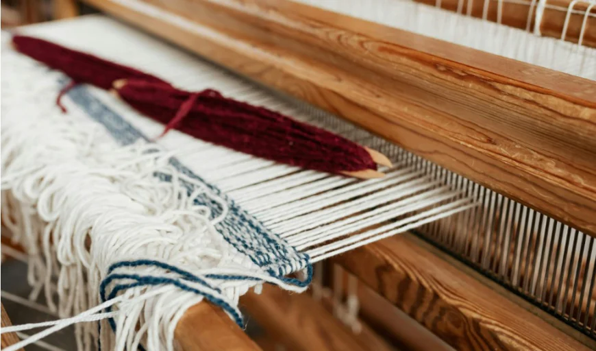 Dreaming of weaving clothes: A sign of upcoming journeys